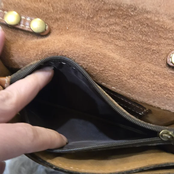 Patricia Nash• Torri leather brown crossbody bag w/ tooled floral pattern. - Picture 16 of 16